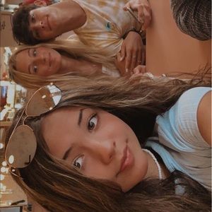 Meet your Posher, Liana